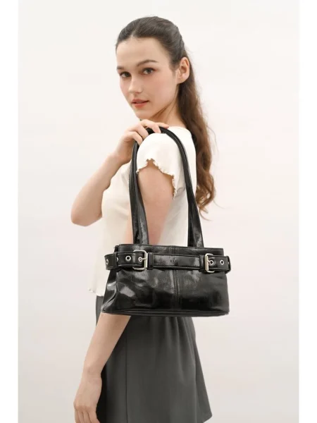 Sora Shoulderbag — Black